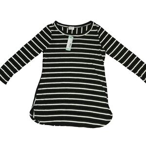 Knit top by dee elly